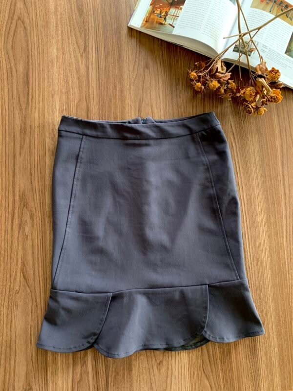 Saia Curta Peplum